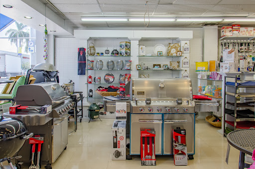 Hardware Store «Miami Home Centers, Benjamin Moore Paint Center, Miami Beach», reviews and photos, 545 Arthur Godfrey Rd, Miami Beach, FL 33140, USA