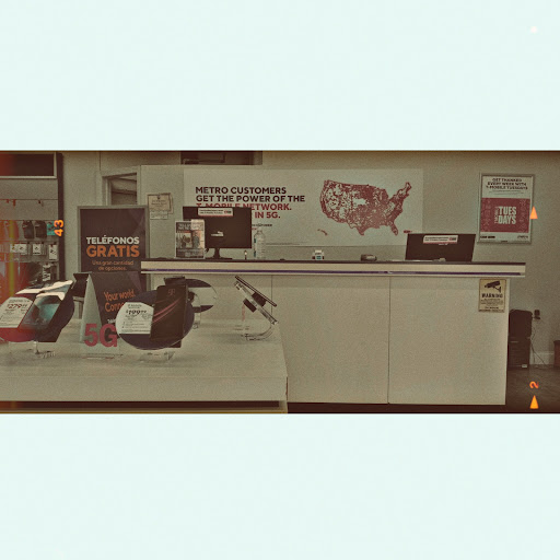 Cell Phone Store «MetroPCS Authorized Dealer», reviews and photos, 674 Main St, Paterson, NJ 07503, USA