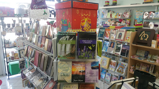 Christian Book Store «Los Cielos Abiertos Christian Bookstore (Libreria Cristiana)», reviews and photos, 6610 Stirling Rd, Hollywood, FL 33024, USA