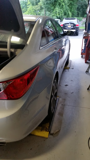 Auto Body Shop «Bi County Auto Body Inc», reviews and photos, 400 E Main St, Smithtown, NY 11787, USA