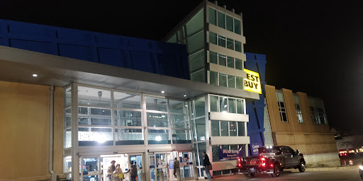 Electronics Store «Best Buy», reviews and photos, 2401 N Mayfair Rd, Wauwatosa, WI 53226, USA