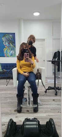 Vinny Hollis Beauty Salon - Photo 5 - Car repair in Somerville, MA, Cambridge