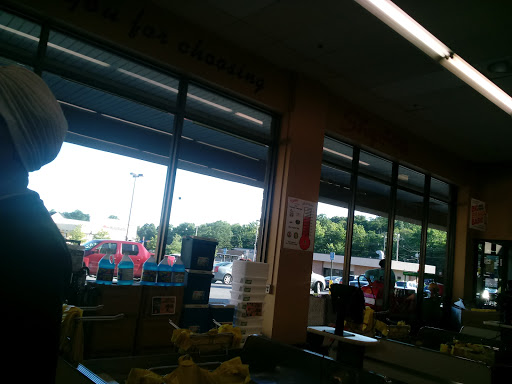 Grocery Store «ShopRite of Newburgh», reviews and photos, 88 N Plank Rd #1, Newburgh, NY 12550, USA