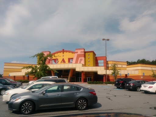 Movie Theater «Regal Cinemas Town Center 16 & RPX», reviews and photos