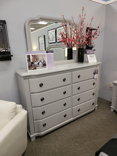 Furniture Store «Raymour & Flanigan Furniture and Mattress Store», reviews and photos, 1360 S Washington St, North Attleborough, MA 02760, USA