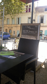 Atmosphère du Restaurant français L'Ingénu - Restaurant Arles - n°4