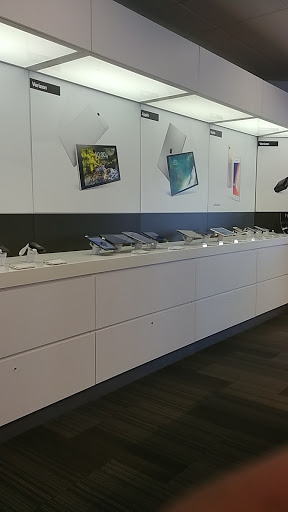 Cell Phone Store «Verizon», reviews and photos, 3140 Berlin Turnpike, Newington, CT 06111, USA