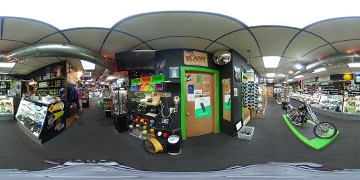 Tobacco Shop «Knuckleheads Tobacco & Gifts», reviews and photos, 550 State St, Madison, WI 53703, USA