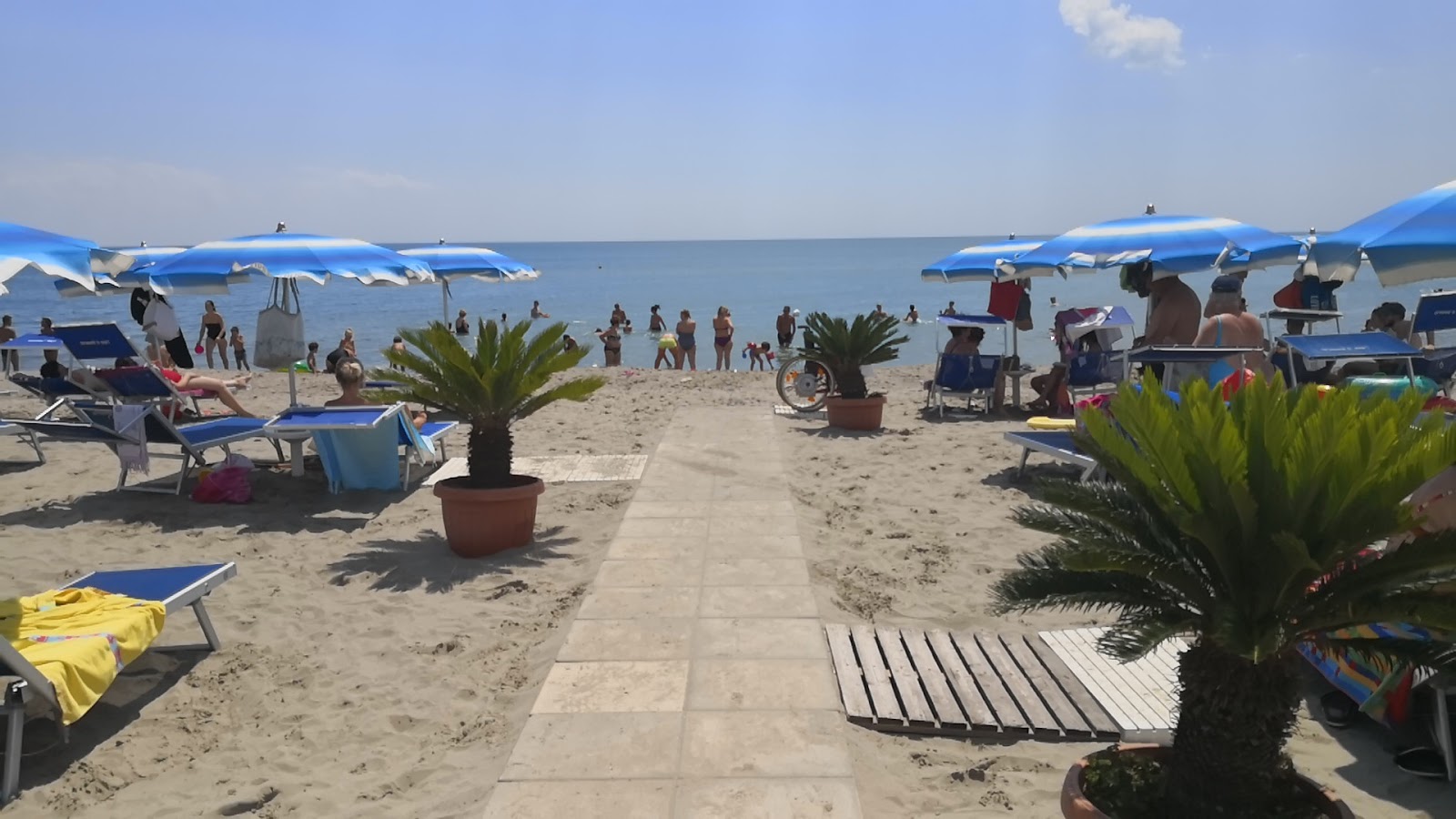 Foto de Spiaggia Marina di Pisticci - bom local amigável para animais de estimação para férias
