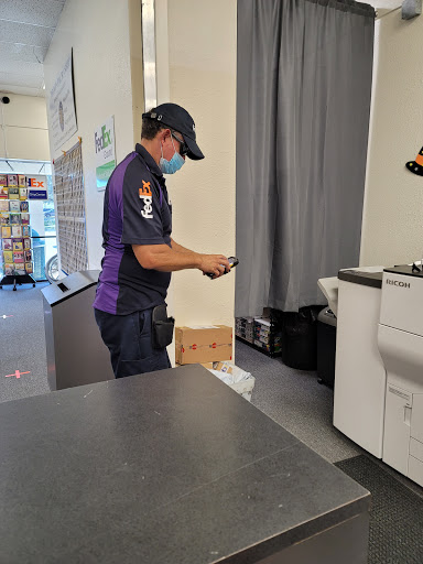 Print Shop «Print Pack Ship», reviews and photos, 1327 E Washington Ave, Harlingen, TX 78550, USA