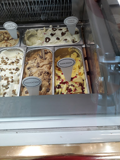 Heladería Elke - Dulzuras Patagónicas - Sundae restaurant,Adult entertainment store,Coffee shop en Trelew