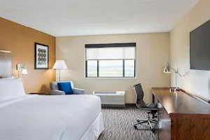 Four Points by Sheraton Milwaukee Airport image