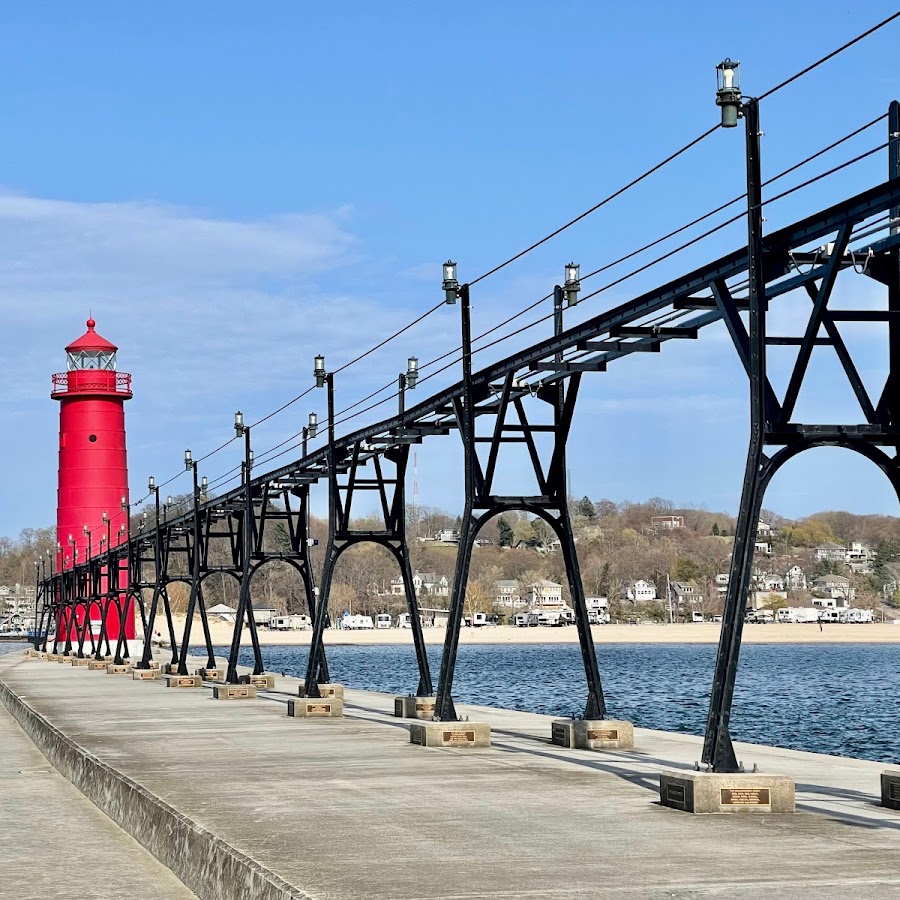 Grand Haven South Pierhead Outer Lighthouse