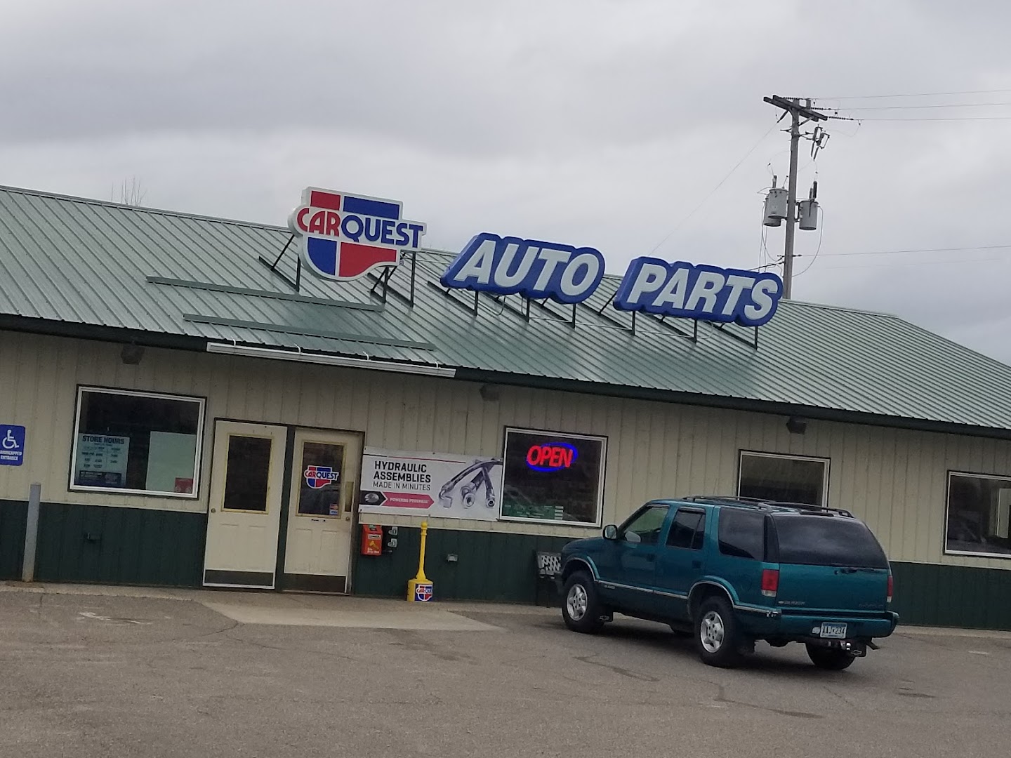Auto parts store In New London MN 