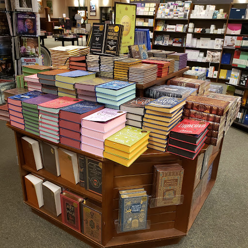 Book Store «Barnes & Noble», reviews and photos, 624 S Green River Rd, Evansville, IN 47715, USA