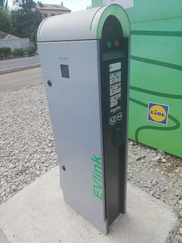 Borne de recharge de véhicules électriques Lidl Station de recharge Vitrolles