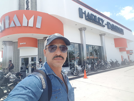 Harley-Davidson Dealer «Peterson’s Miami Beach Harley-Davidson», reviews and photos, 401 Biscayne Blvd, Miami, FL 33132, USA