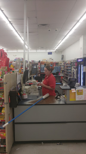 Dollar Store «FAMILY DOLLAR», reviews and photos, 2616 SE 6th Ave, Topeka, KS 66607, USA