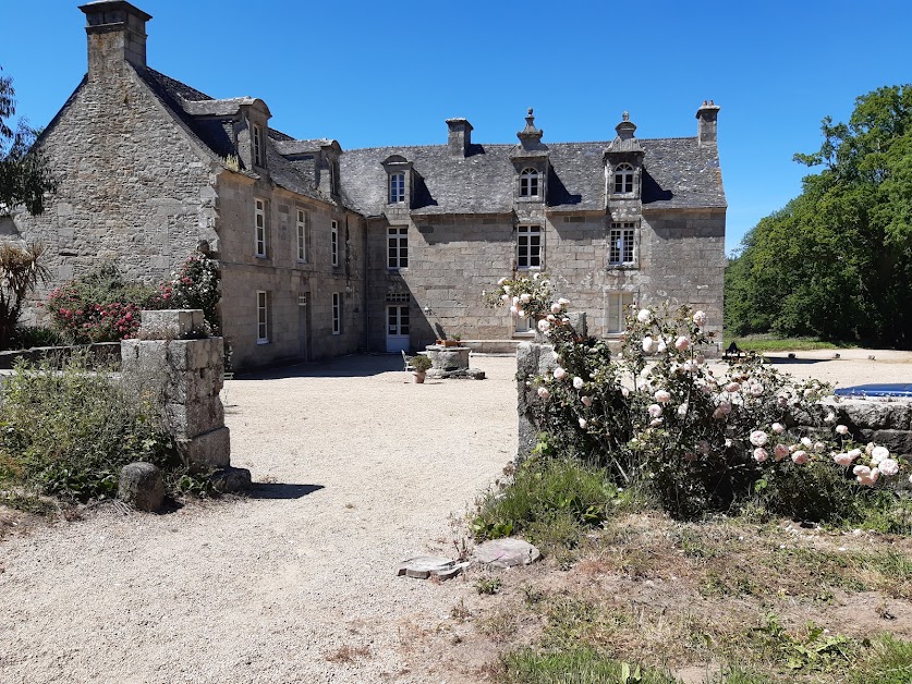 Château de Kermenguy - cabanes dans les arbres à Cléder (Finistère 29)