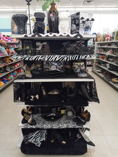 Thrift Store «Green Bay East Goodwill Retail Store & Training Center», reviews and photos