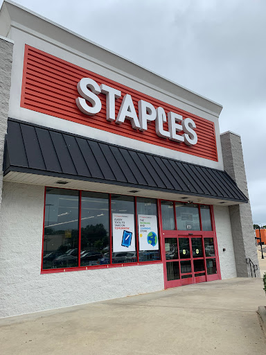 Office Supply Store «Staples», reviews and photos, 921 E Broad St, Fuquay Varina, NC 27526, USA
