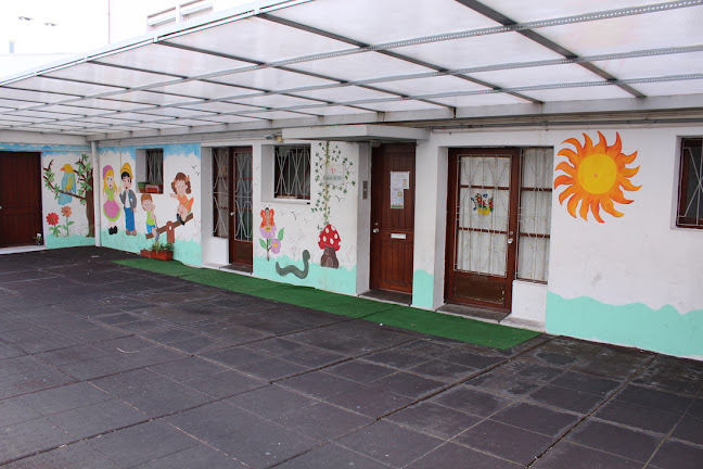 Jardim Infantil e Salas de Estudo B. PioXII