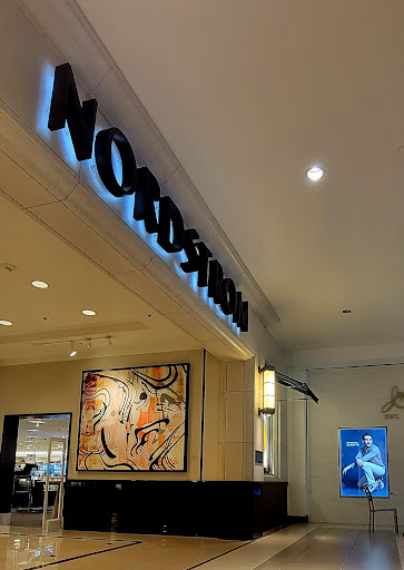 Shopping Mall «The Fashion Mall at Keystone», reviews and photos, 8702 Keystone Crossing, Indianapolis, IN 46240, USA