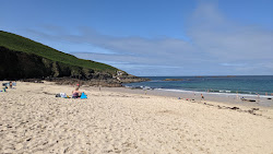 Foto von Portheras Cove mit sehr sauber Sauberkeitsgrad