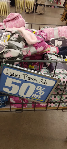 Discount Store «Fallas Paredes Discount Stores», reviews and photos, 26 E Baseline Rd #110, Phoenix, AZ 85040, USA