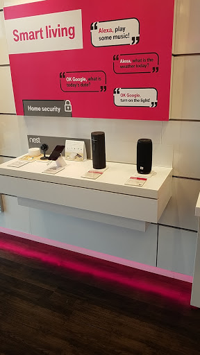 Cell Phone Store «T-Mobile», reviews and photos, 16314 Bothell Everett Hwy #102, Mill Creek, WA 98012, USA