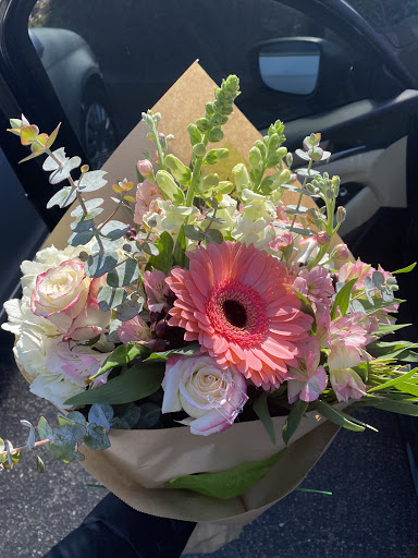 Florist «Pomfret Florist», reviews and photos, 836 County St, Somerset, MA 02726, USA