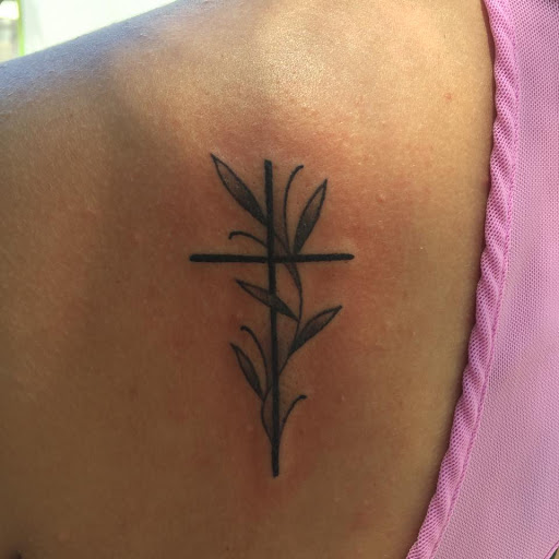 Tattoo Shop «High Tide Tattoo», reviews and photos, 472 Wood St, Dunedin, FL 34698, USA