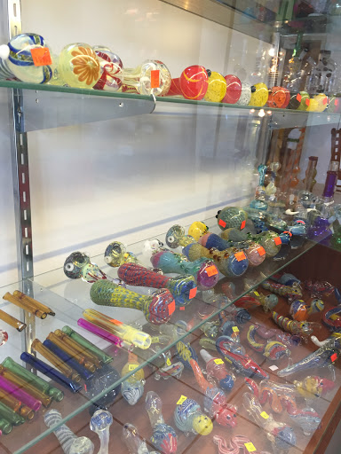 Tobacco Shop «Lombard Tobacco», reviews and photos, 890 E Roosevelt Rd, Lombard, IL 60148, USA