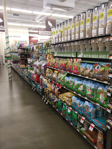 Pet Supply Store «Pet Supplies Plus», reviews and photos, 126 E Main St, Smithtown, NY 11787, USA