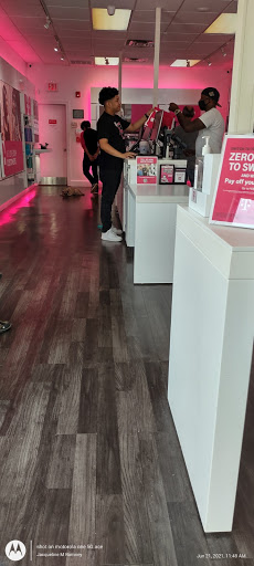 Cell Phone Store «T-Mobile», reviews and photos, 94 S Washington Ave, Bergenfield, NJ 07621, USA