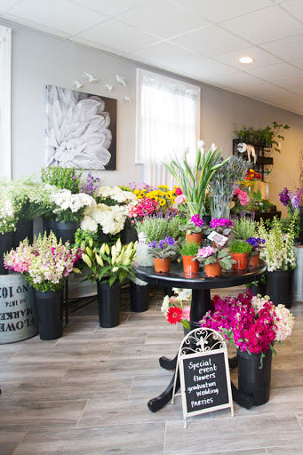 Florist «Post Road Flowers», reviews and photos, 310 Boston Post Rd, Wayland, MA 01778, USA