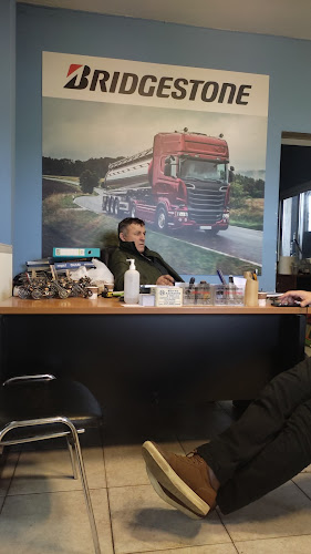 Opinii despre ΚΑΛΠΑΚΗΣ ΦΩΤΗΣ & ΥΙΟΣ Ο.Ε. în Καλλιθέα - Κατάστημα ελαστικών