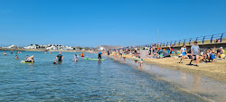 Trearddur Bay beach'in fotoğrafı uçurumlarla desteklenmiş