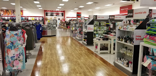 Department Store «T.J. Maxx & HomeGoods», reviews and photos, 111 Taunton St, Plainville, MA 02762, USA