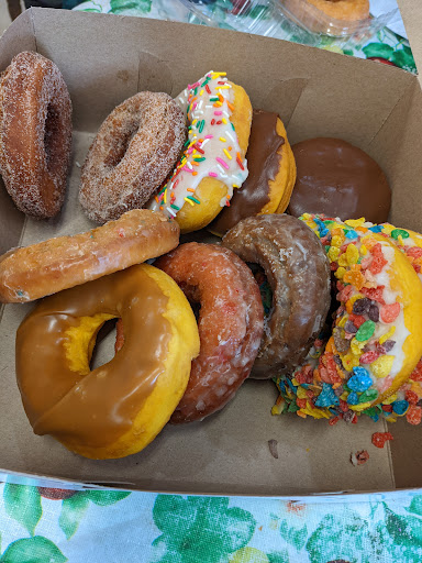 Bakery «Beach Donut Shop», reviews and photos, 344 E Main St, Clinton, CT 06413, USA