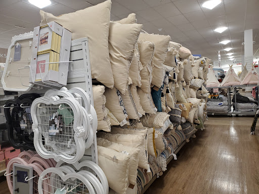 Department Store «T.J. Maxx & HomeGoods», reviews and photos, 221 N West End Blvd, Quakertown, PA 18951, USA