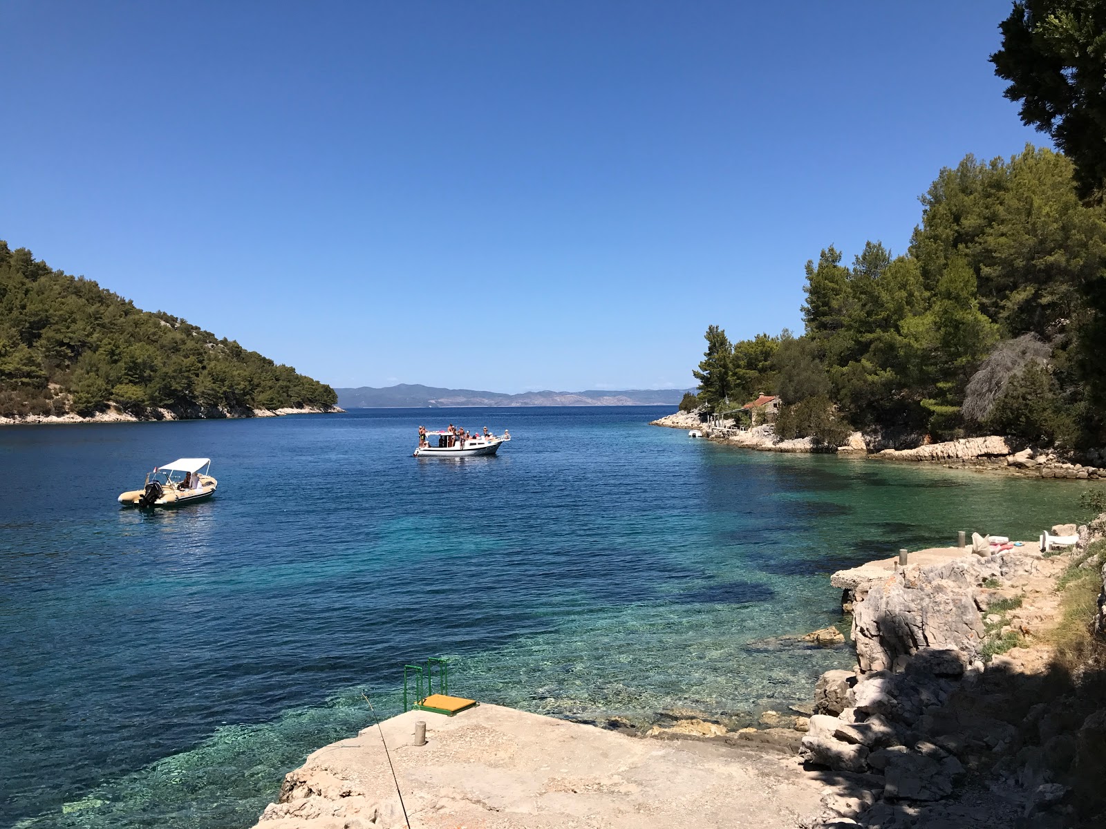 Krucica beach'in fotoğrafı çok temiz temizlik seviyesi ile