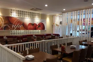 Pizza Hut Restoran - Salatiga image
