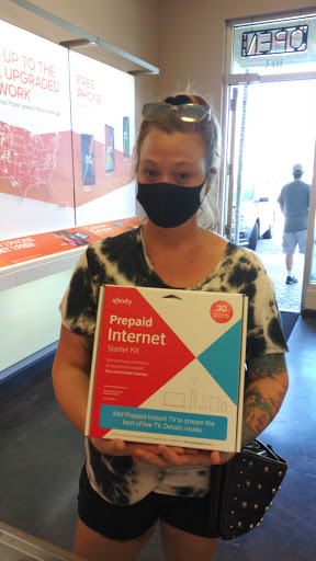 Cell Phone Store «Boost Mobile», reviews and photos, 900 N Federal Hwy #103, Hollywood, FL 33020, USA