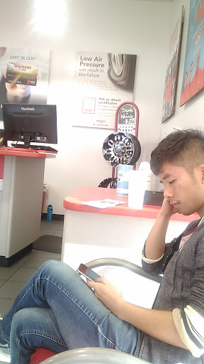 Tire Shop «Discount Tire Store - San Diego, CA», reviews and photos, 5860 Miramar Rd, San Diego, CA 92121, USA