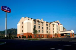 Fairfield Inn & Suites by Marriott Pittsburgh Neville Island image
