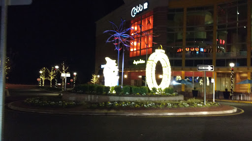 Movie Theater «Cobb Village 12 Cinemas», reviews and photos, 1600 Village Market Blvd SE, Leesburg, VA 20175, USA