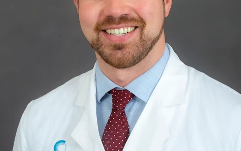 David L. Bernholt, MD: Sports Medicine Surgeon image