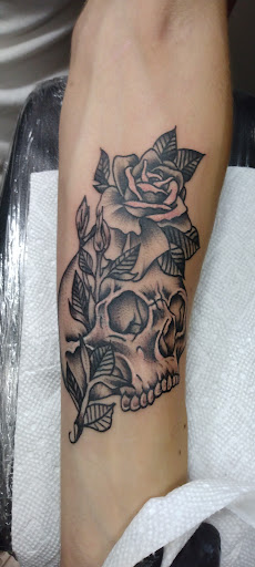 Explore tattoo ideas for men with daughters, creative tattoo ideas in Stephenville, available at King of Hearts Tattoo (NO PIERCING)