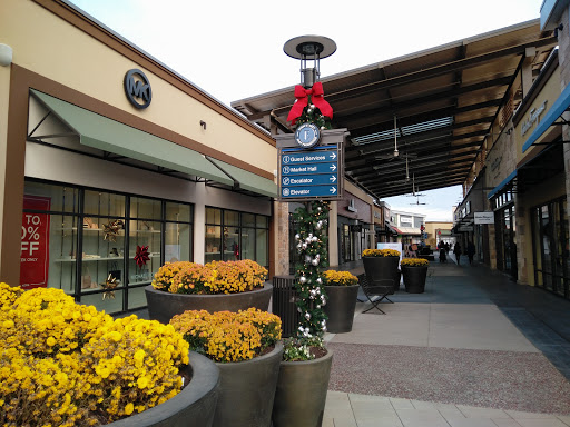 Shopping Mall «Clarksburg Premium Outlets», reviews and photos, 22705 Clarksburg Rd, Clarksburg, MD 20871, USA
